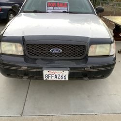  NICE 2010 FORD CROWN VICTORIA POLICE INTERCEPTER CAR.    RUNS GREAT,  $4,500 OBO. 