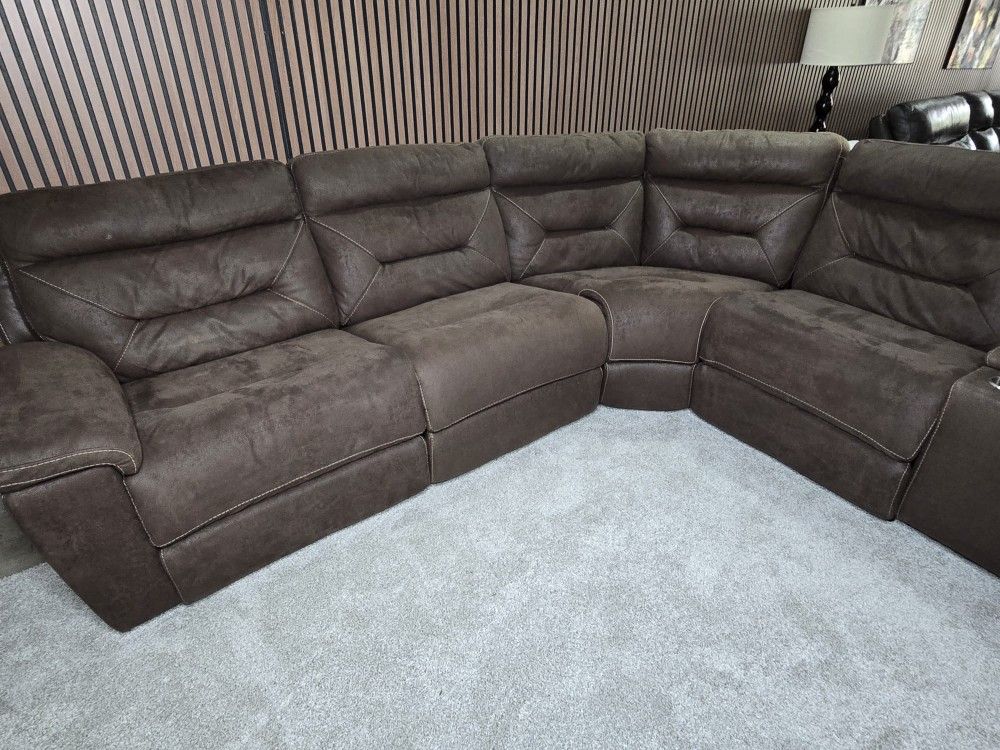 Fletcher 6-piece Brown Fabric Manual Reclining Modular Sectional