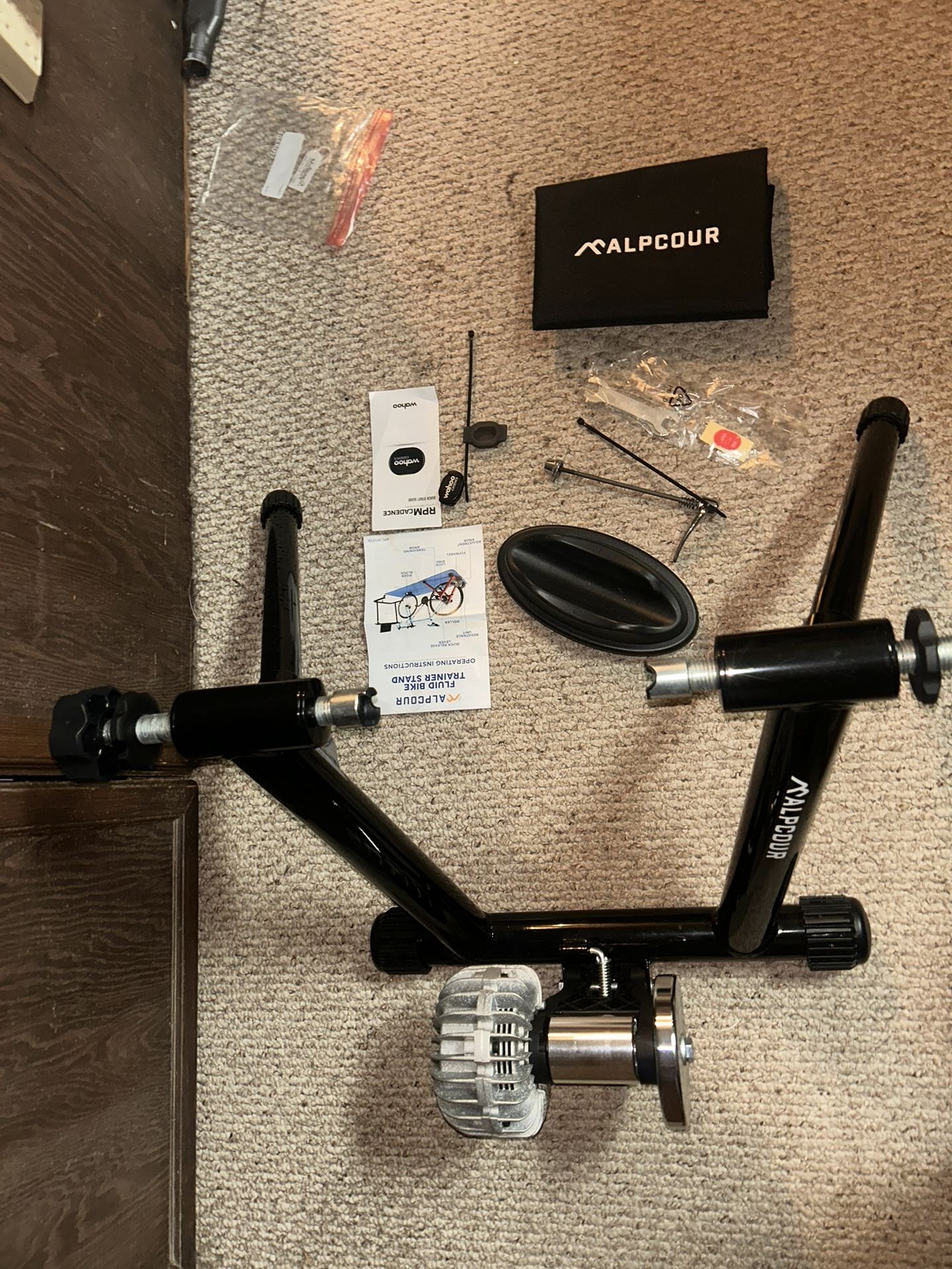 Alpcour fluid bicycle training stand
