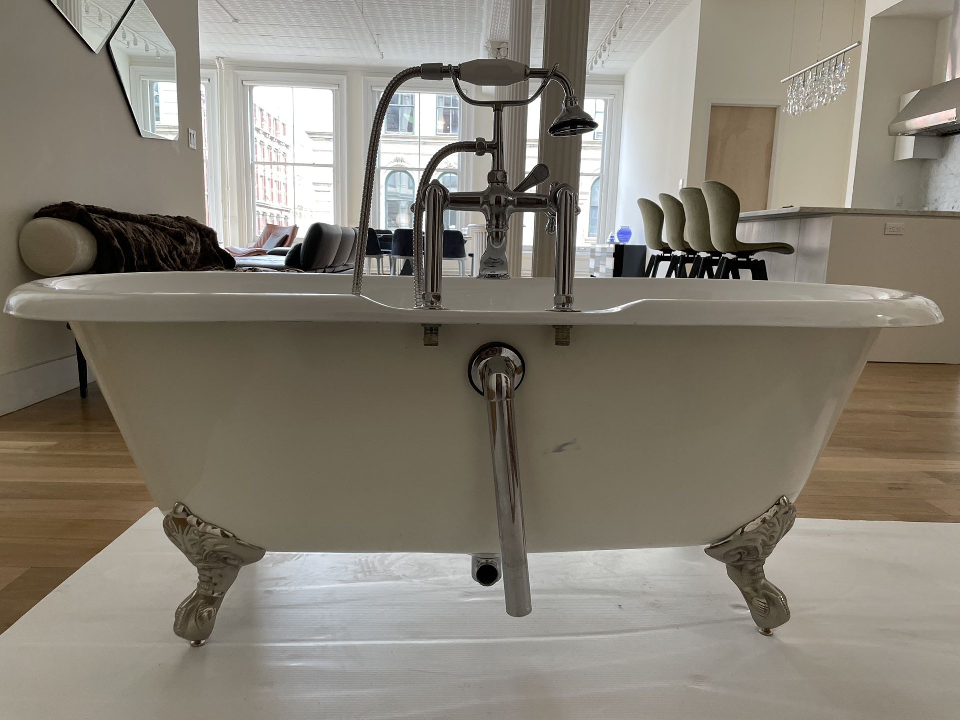 RESTORATION HARDWARE VINTAGE IMPERIAL CLAWFOOT TUB WITH CROSS-HANDLE TUB FILL - METAL FEET