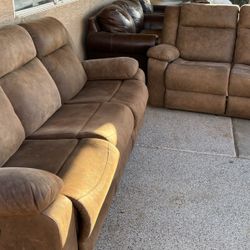 POWER RECLINER COUCH AND LOVE SEAT SET, DELIVERY INCLUDED