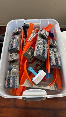 Hot wheels track with bin