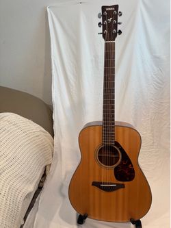 2011 Yamaha FG 700S Folk Acoustic Guitar