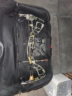 HOYT NITRUX BOW AND ARROW