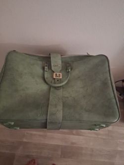 Sage Green Invcta Traveling Bag and Suitcase