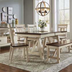 Dining Room Table And Chairs  (BRAND NEW) 