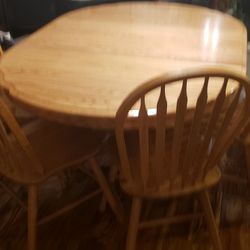 Shin-Lee Solid Oak Dining Table W/Leaf & Four Chairs