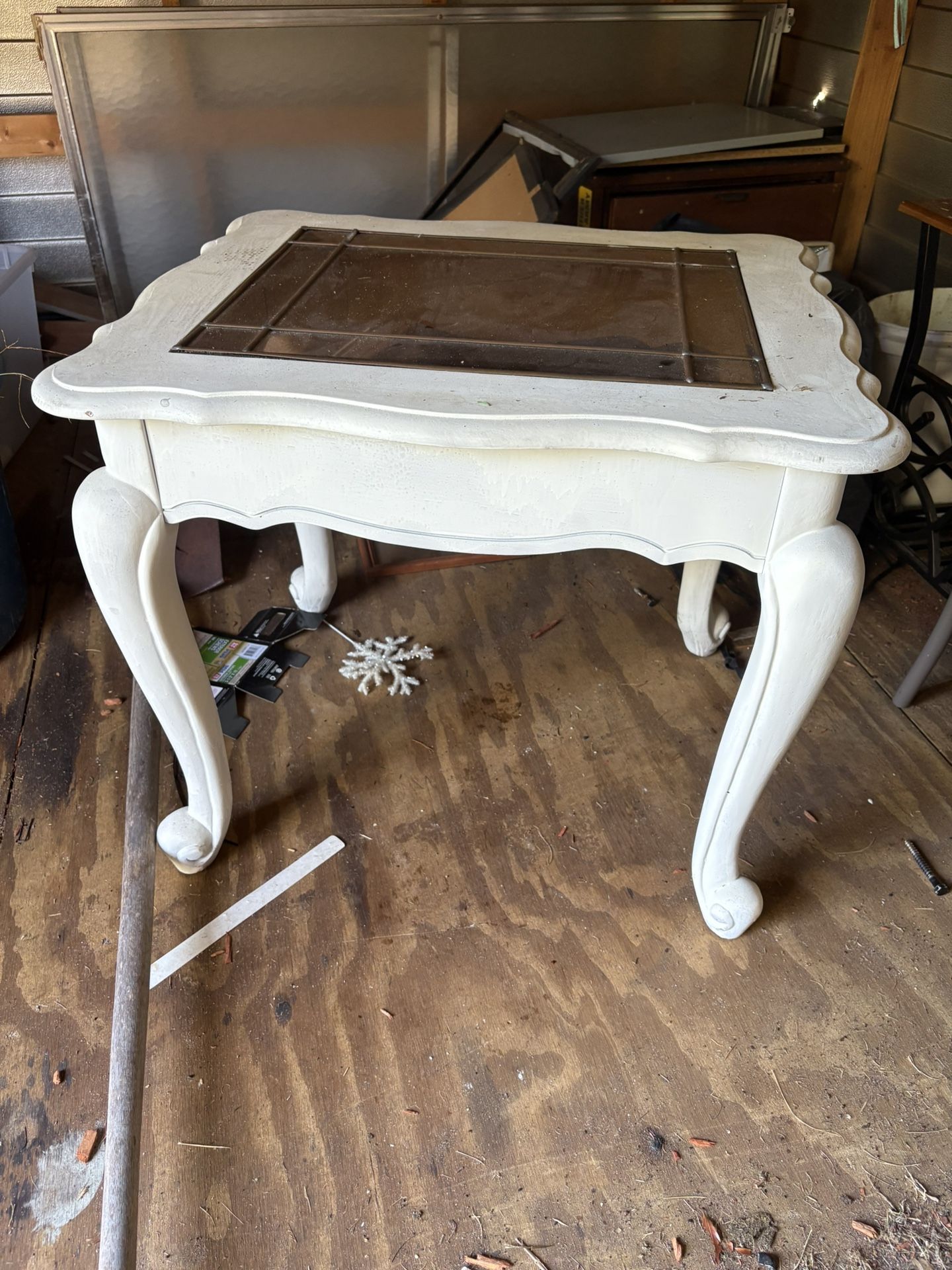 Solid Wood - Farmhouse End Table Only 1 - Great Shape - LKLD 98 N