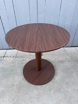Mid-Century Modern Round Pedestal Dining Table / Gaming Table – Walnut Wood Veneer Finish