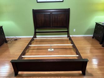 Solid Hardwood Sleigh Bed - QUEEN