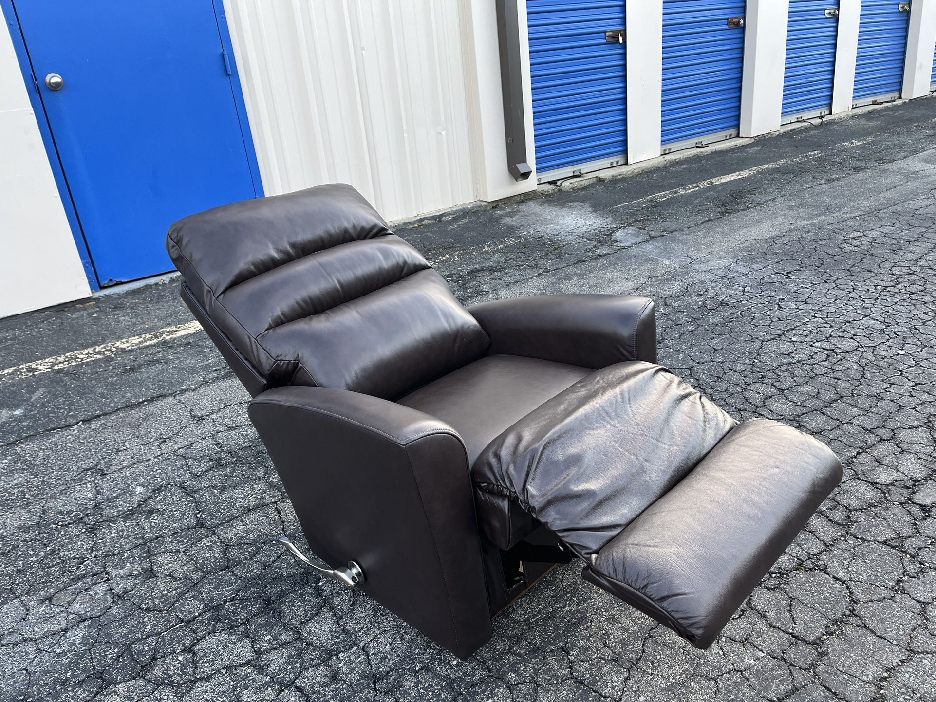 LAZYBOY LEATHER ROCKING RECLINER