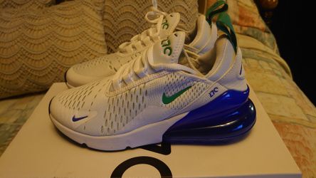 NEW. W air max 270 woman size 6