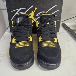 Retro 4's Yellow Thunders Size 5y 