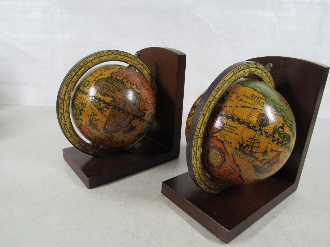 Vintage Old World Wooden Rotating MCM Globe Bookends Made In Italy