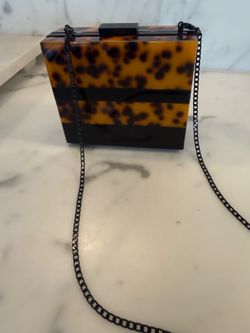 Zara woman tortoise box purse