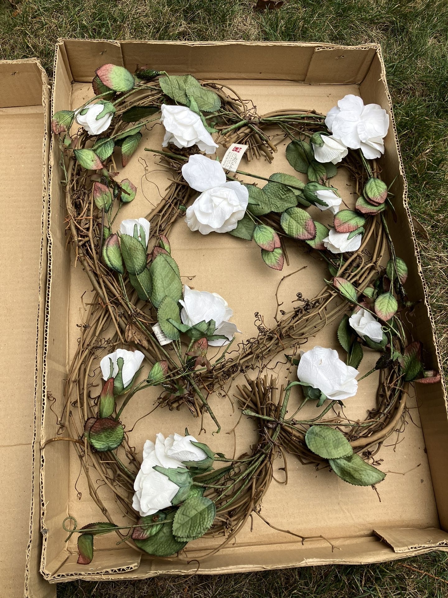 Wicker Heart Wreaths (quantity 12)