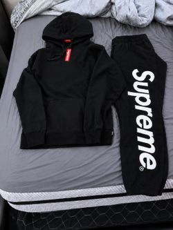 Supreme Hoodie & Sweatpants Set – Brand New