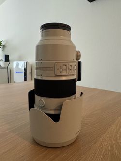 Sony 70-200 f2.8 Telephoto Zoom Lens with Hood (Mark 1)
