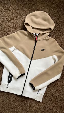 Nike Tech Size Small