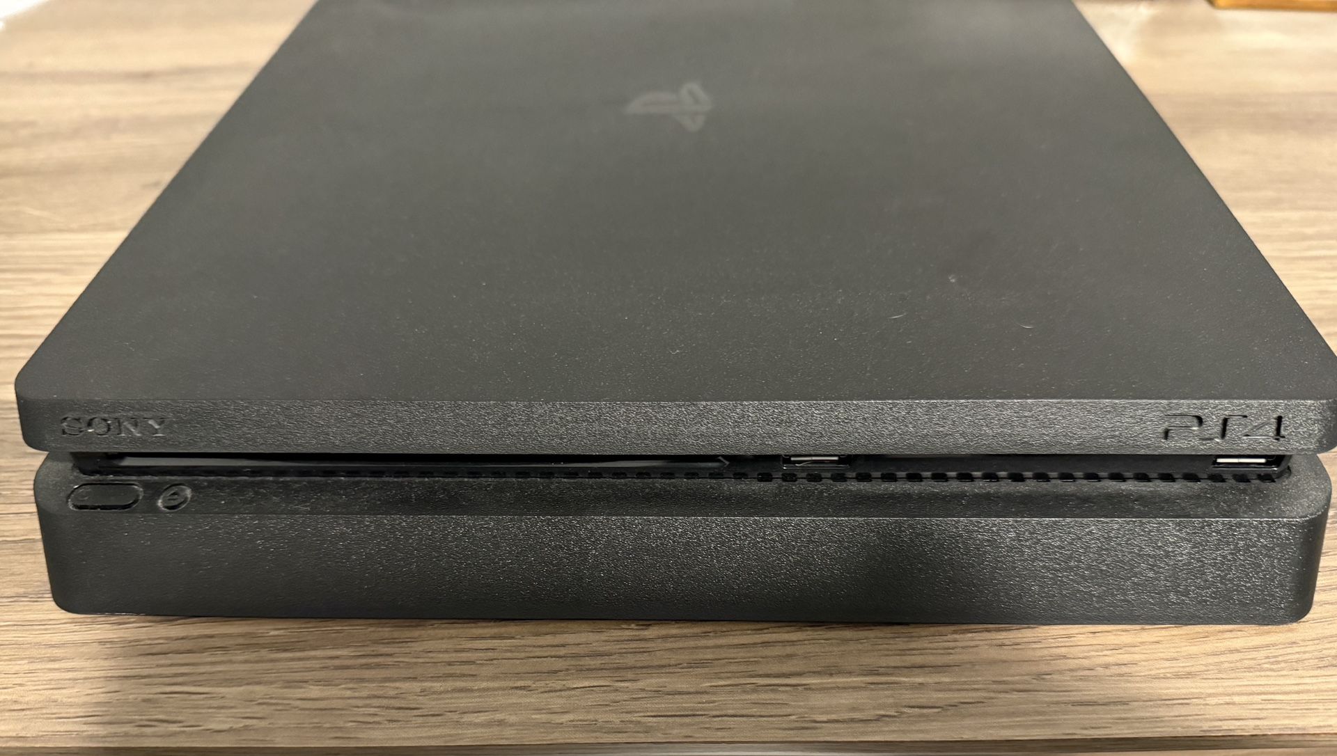 PS4 Slim 1 TB