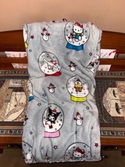 Hello Kitty/Friends Snow Globe Blanket