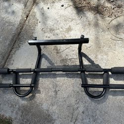Pull-Up /Chin-Up Bar