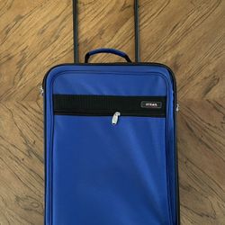 Embark Luggage with Retractable Handle & Wheels