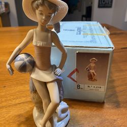 Children’s Summer Lladro ‘porcelain figurine 