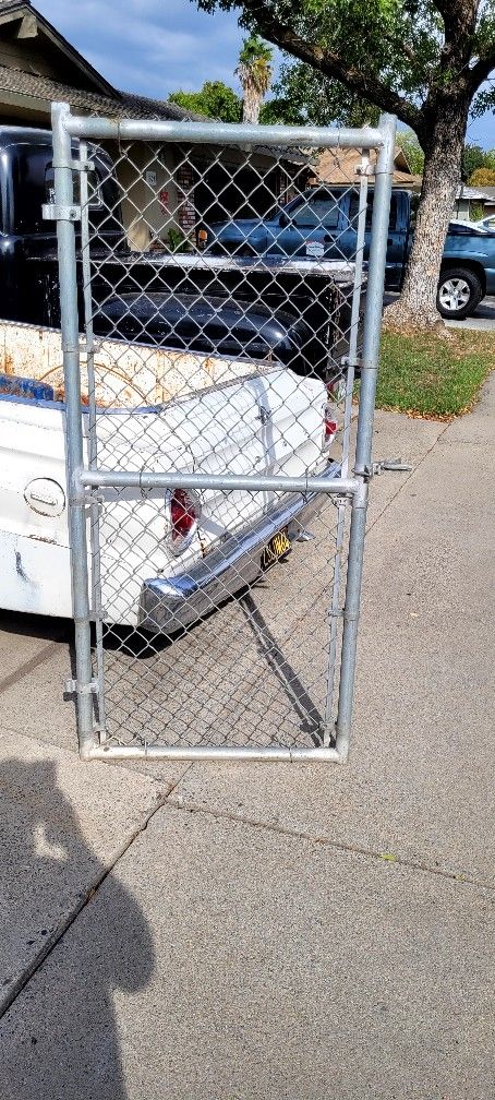 Chainlink Gate