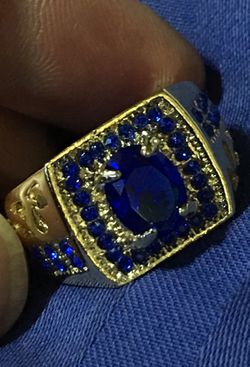 Women’s blue sapphire wedding engagement ring 💍