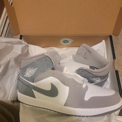 Nike Air Jordan 1 Mid SE Size 11