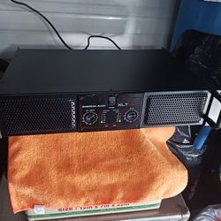 American Audio XLT 900 Power Amplifier 