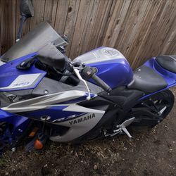 2015 Yamaha R3