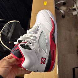 Fire Red 5s Sz 9