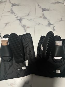 Yeezy slides authentic