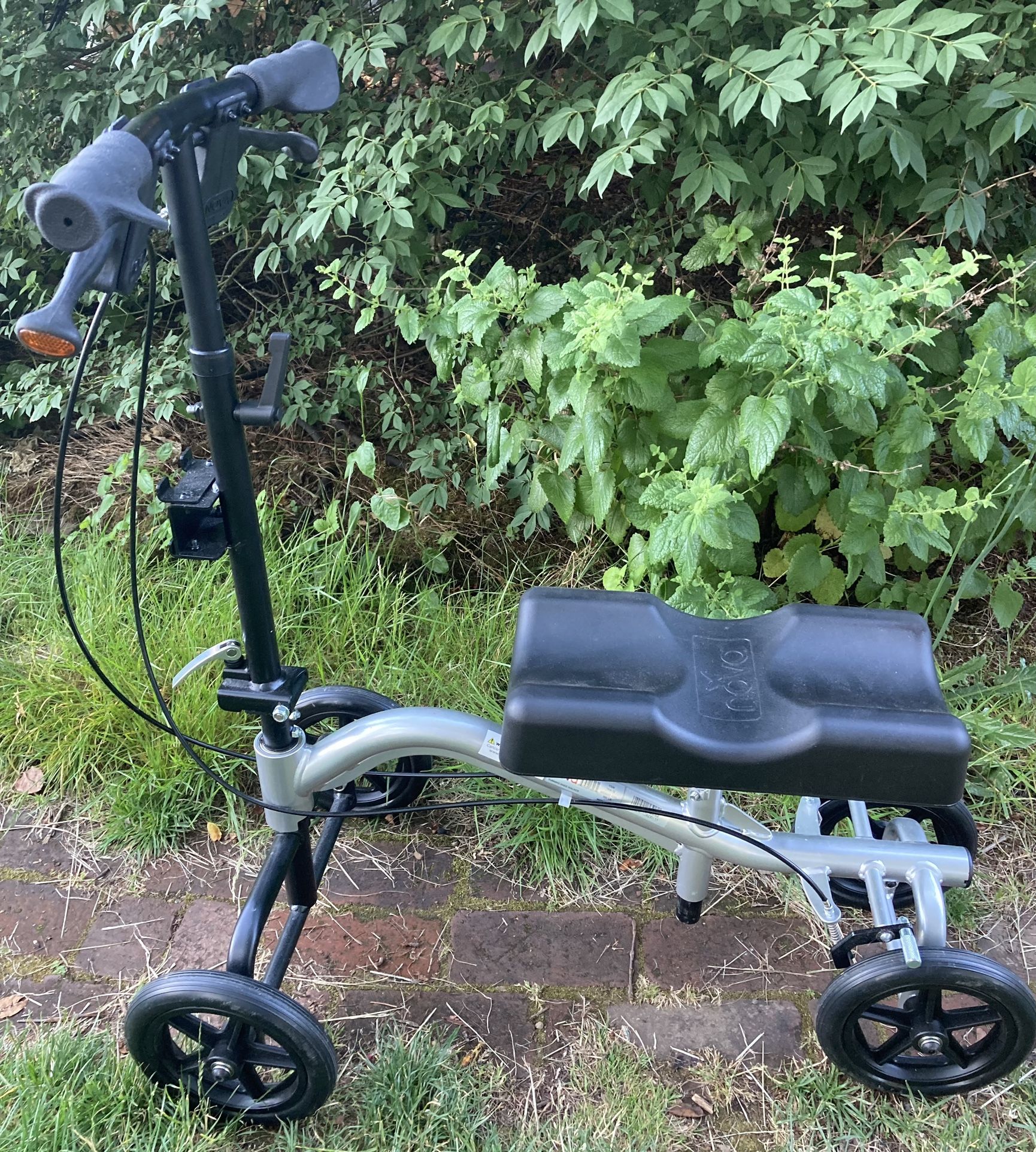 Nova Knee Scooter TKW-12