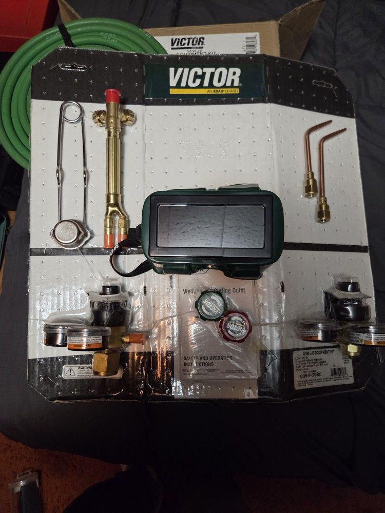 * NEW IN BOX* Victor ) G150-J-E