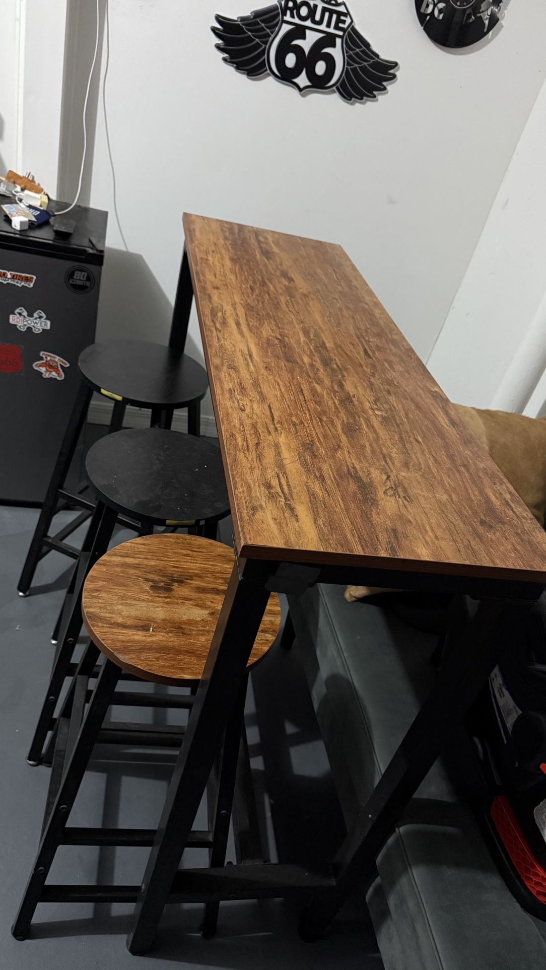 High table with 3 stools