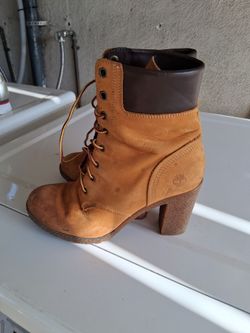 WOMEN'S BOOTS $15 PICK UP IN SUN VALLEY