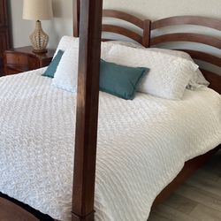 KING BEDROOM SET-AMERICAN SIGNATURE 
