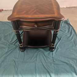 Hooker Furniture Company End Table