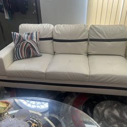 New Couches With Out Ottoman 