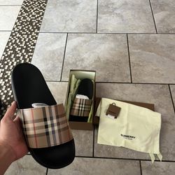Burberry slides 