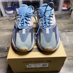 Yeezy Boost 700 ‘Carbon Blue’