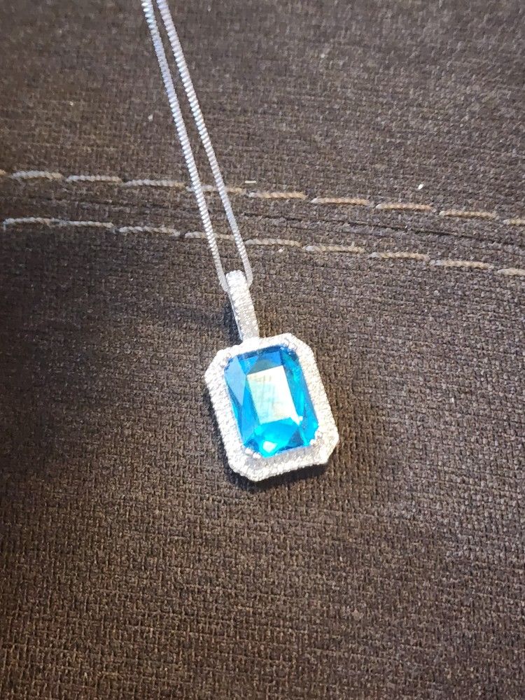 STUNNING TOPAZ STERLING SILVER NECKLACE 