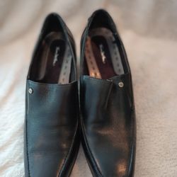 Women's Thom McAn Leather Size 9M Black Heels