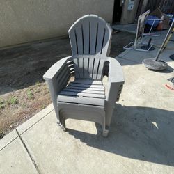 5 Outdoor Chairs 