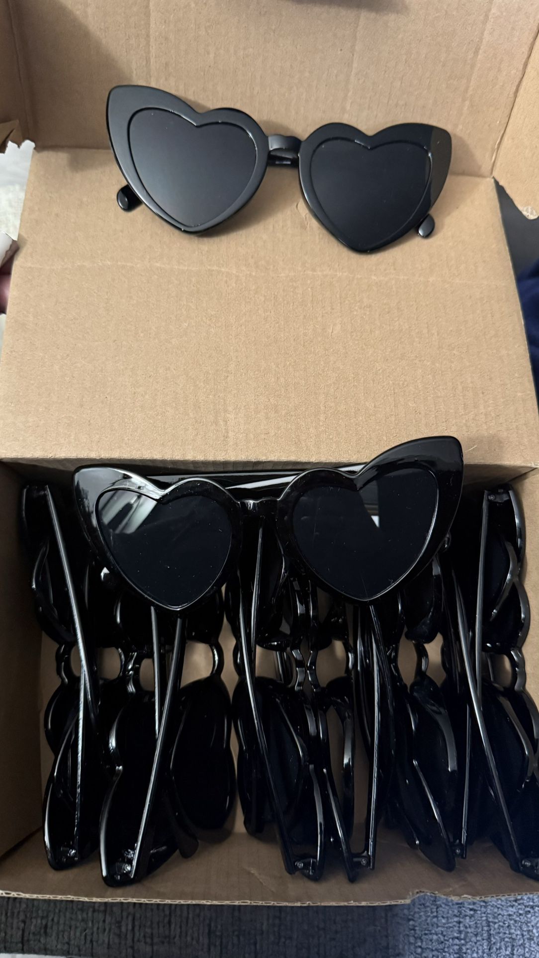 Set Of 14 Black Heart Sunglasses