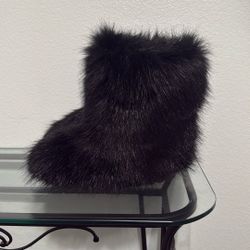 Furry Black Boots 