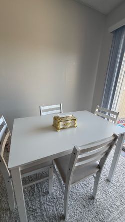 Dining Table for 4 – Stylish & Durable Wood 🥰🥰🥰🥰🥰🥰